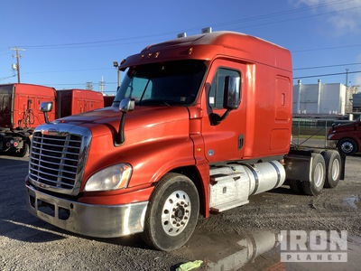 2015 Freightliner Cascadia 125 6x4 T/A Sleeper Truck Tractor