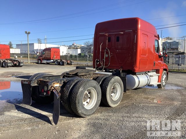 CAMIóN CAMAROTE 2016 FREIGHTLINER