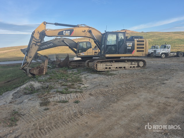 EXCAVADORA 2015 CATERPILLAR 320E