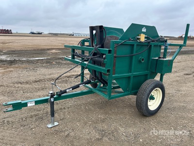 2021 Shamrock MFG 4 ft Tow Behind Grain Bag Roller Divers