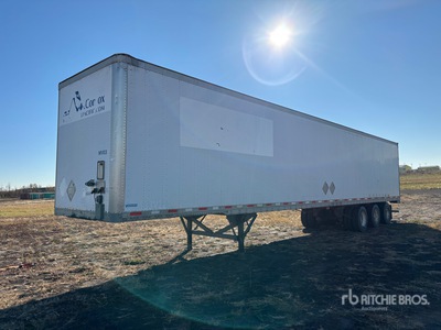 2007 Vanguard 53 ft x 102 in Tri/A Remolque de furgoneta