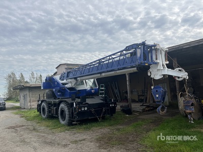 2009 Tadano GR-300-1-00211 Rough Terrain Crane