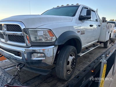 2014 Ram 4500 4x2 Crew Cab Camion de service