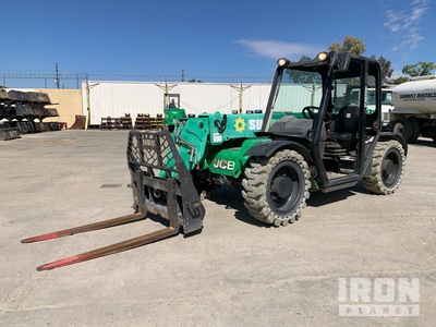 2017 JCB 525-60T4 を見 Telehandler