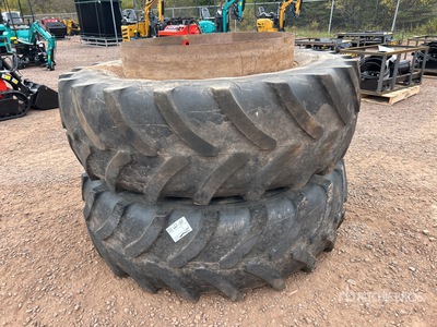 Quantity of (2) 480/70R38 Équipements pour pneus