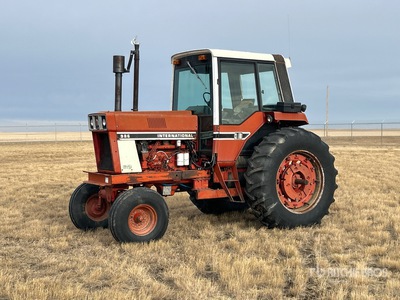 International 986 Tracteur agricole 2 roues motrices