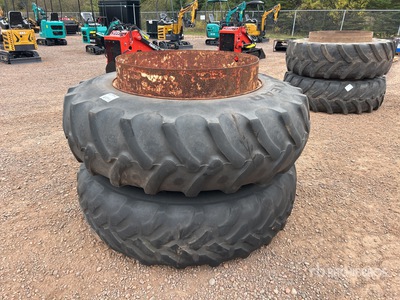 Quantity of (2) 18.4-38 を見 Tires