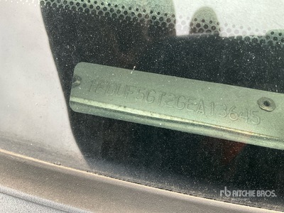 2016 Ford F-550 4x2 Camion de servicios