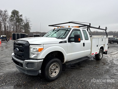 2016 Ford F-350 XL 4x4 Extended Cab Utility Truck
