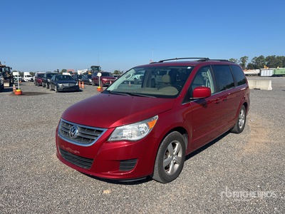 2009 Volkswagen Routan Minivan