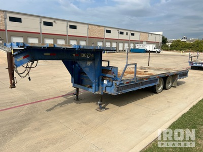 2006 Hawk 19.84 ft T/A Gooseneck Trailer utilitario