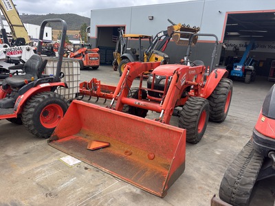 2021 Kubota M5660SUHD 4WD utiliteit Tractor