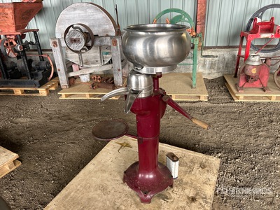 McCormick-Deering Cream Separator Antiquités