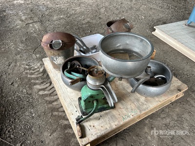 Massey-Harris No.8 Cream Separator Antiquités