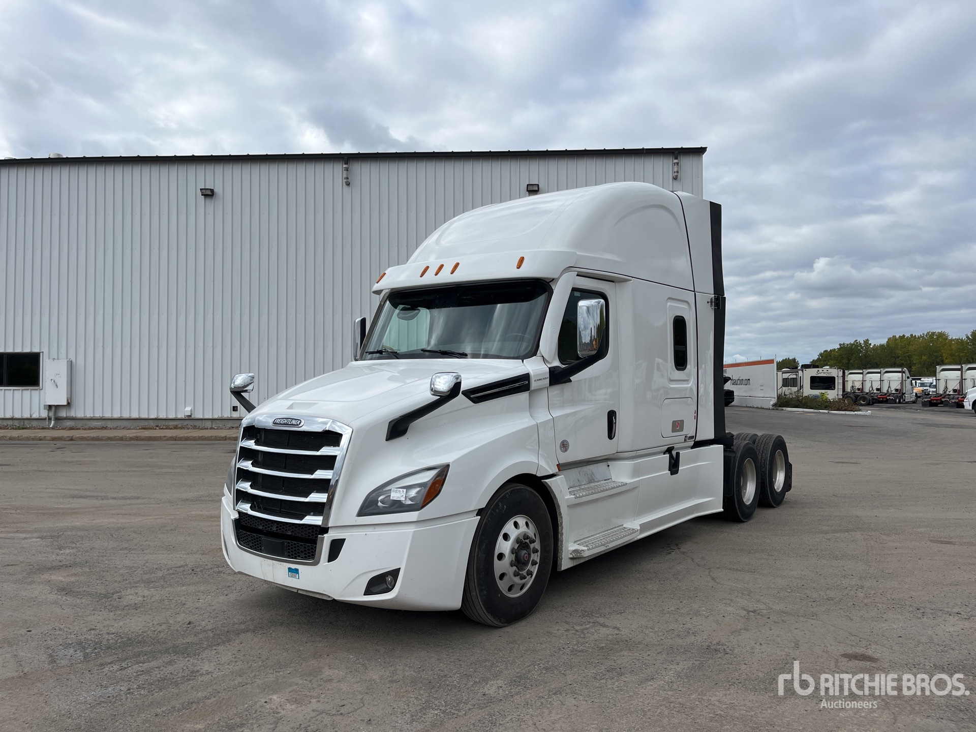 2022 Freightliner Cascadia 126 6x4 T/A Sleeper Truck Tractor