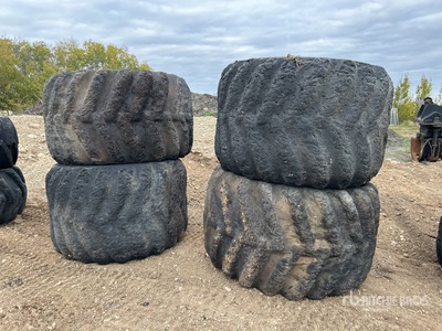 Quantity of (4) 44 in Équipements pour pneus - Fits Skidder