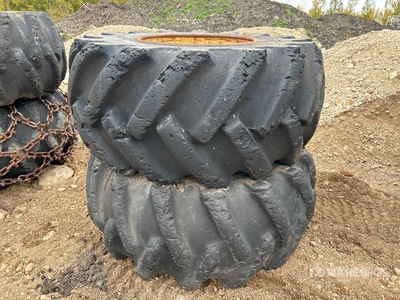 Quantity of (2) Équipements pour pneus - Fits John Deere 648 Skidder