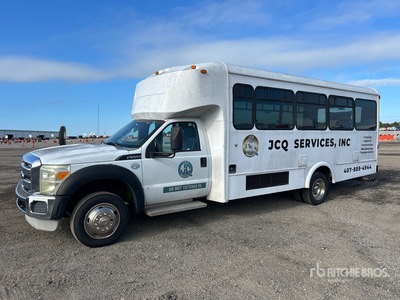 2011 Ford F-550 4x2 24-Seat Autobús