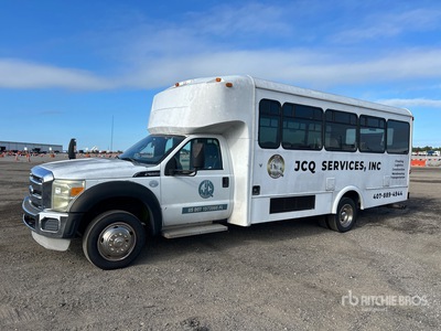 2011 Ford F-550 4x2 24-Seat Bus