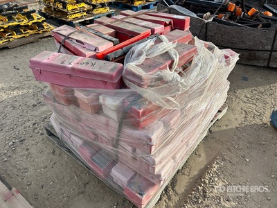 Quantity of Emergency Warning Triangle Flare Kits 産業関連 - その他