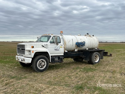 Ford F-600 1000 gal 4x2 Water Truck