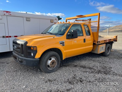 2008 Ford F-350 XL 4x2 Extended Cab Camion à Plateau (Inoperable)