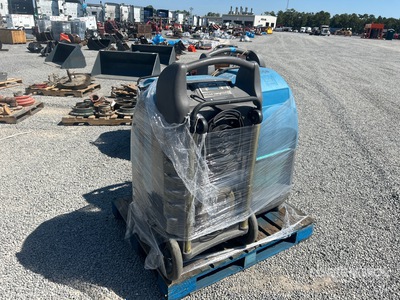 Quantity of (2) Dri-Eaz 2400 Entfeuchter