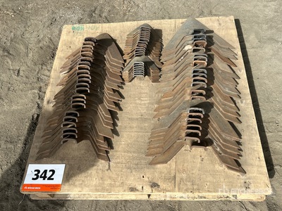 Quantity of (62) Cultivator Shovel