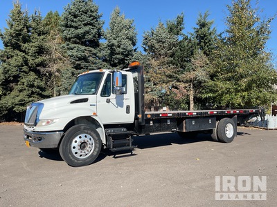 2014 International 4400 4x2 Flatbed Truck