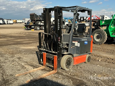 2020 Toyota 8FBCU25 4400 lb Montacargas Eléctrico