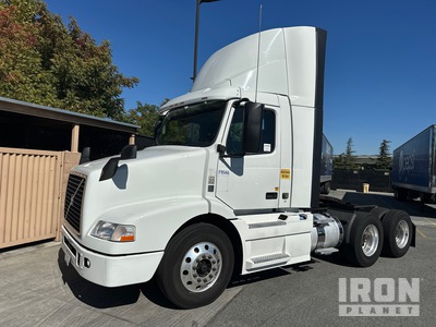 2015 Volvo VNL64T300 6x4 T/A Day Cab Truck Tractor