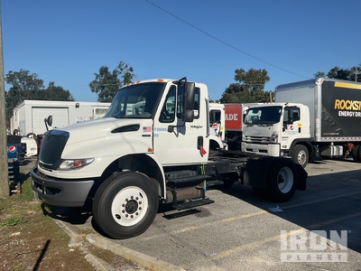 2010 International 4400 4x2 single axle tractor Day Cab Prime Mover (Inoperable)