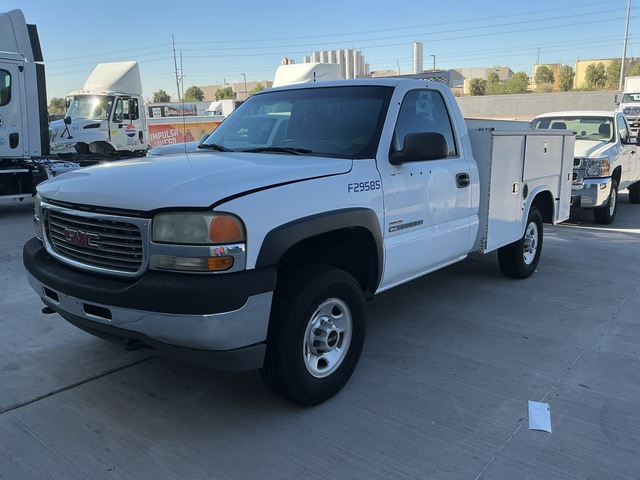 2002 GMC Sierra 2500 4x2 Utility Truck
