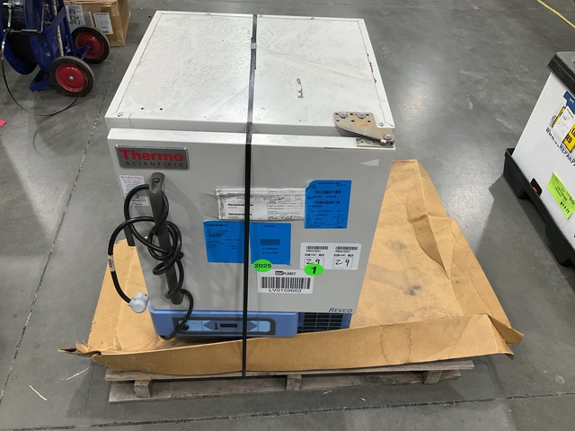 Thermo Scientific ULT430A Laboratory Refrigerator