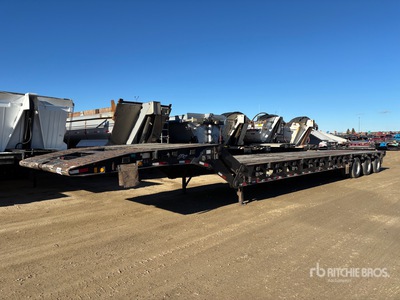 2013 Doepker 52 ft Tri/A Folding Neck Trailer