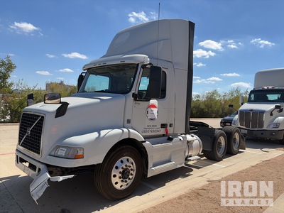 2016 Volvo VNM64T 6x4 Tracteur routier