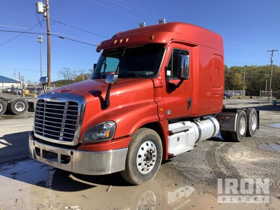 2016 Freightliner Cascadia 126 6x4 Ciągnik siodłowy T/A z kabiną sypialną