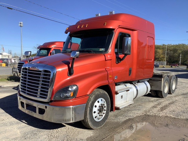 2016 Freightliner Cascadia 126 6x4 T/A Sleeper Truck Tractor