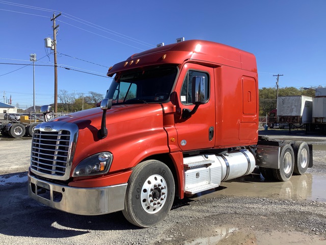 2017 Freightliner Cascadia 126 6x4 T/A Sleeper Truck Tractor