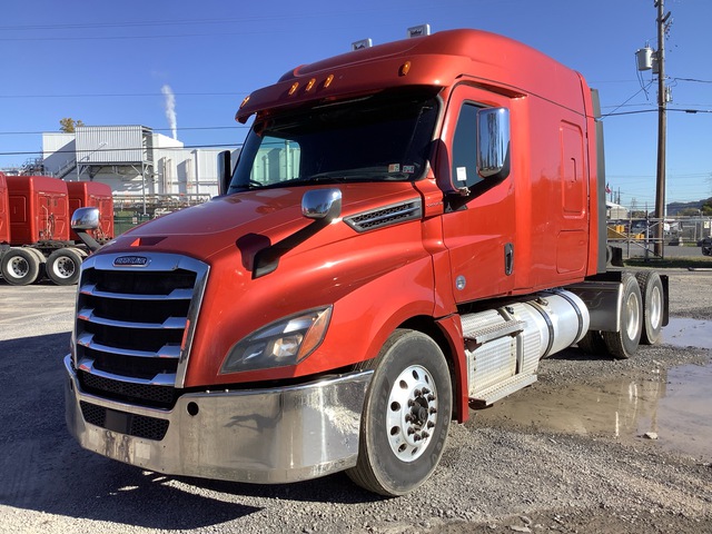 2019 Freightliner Cascadia 126 6x4 T/A Sleeper Truck Tractor