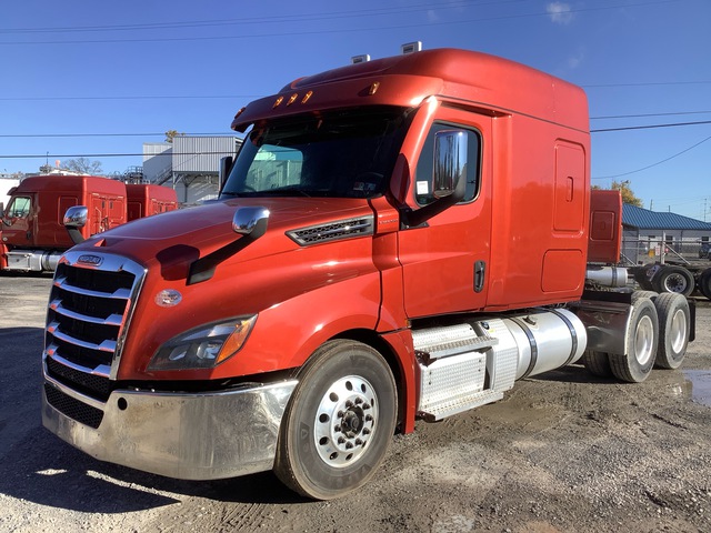 2020 Freightliner Cascadia 126 6x4 T/A Sleeper Truck Tractor 2020 Freightliner Cascadia 126 6x4 T/A Sleeper Truck Tractor