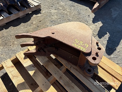 Cat 12 in Backhoe Rear Bucket
