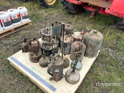 Quantity of Heaters, Torch, Lamps, Gas Cans Antiquités