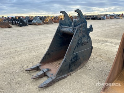36 in Digging Excavator Bucket - Fits Komatsu PC300LC