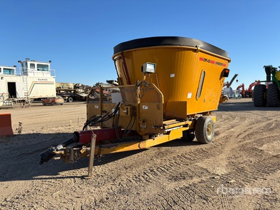 Haybuster CMF-425 20 ft Vertical Feed Mixer
