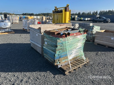 Quantity of (2) Pallets of Bridge Anchors & Brackets 産業関連 - その他