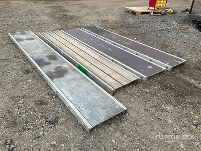Quantity of (4) Staging boards 産業関連 - その他