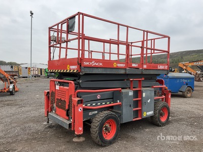 2017 Skyjack SJ8841RT 4x4 Diesel Scissor Lift