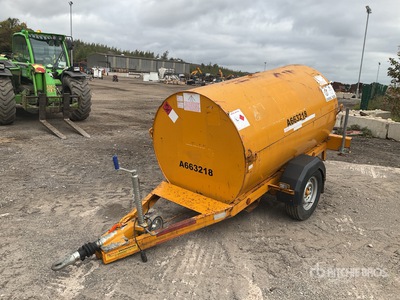 2014 Trailer Engineering 950 L Trailer Mounted Poly Diesel Tanque de combustible