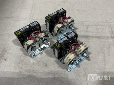 (8) Square D 8965RO10 Hoist Contactors